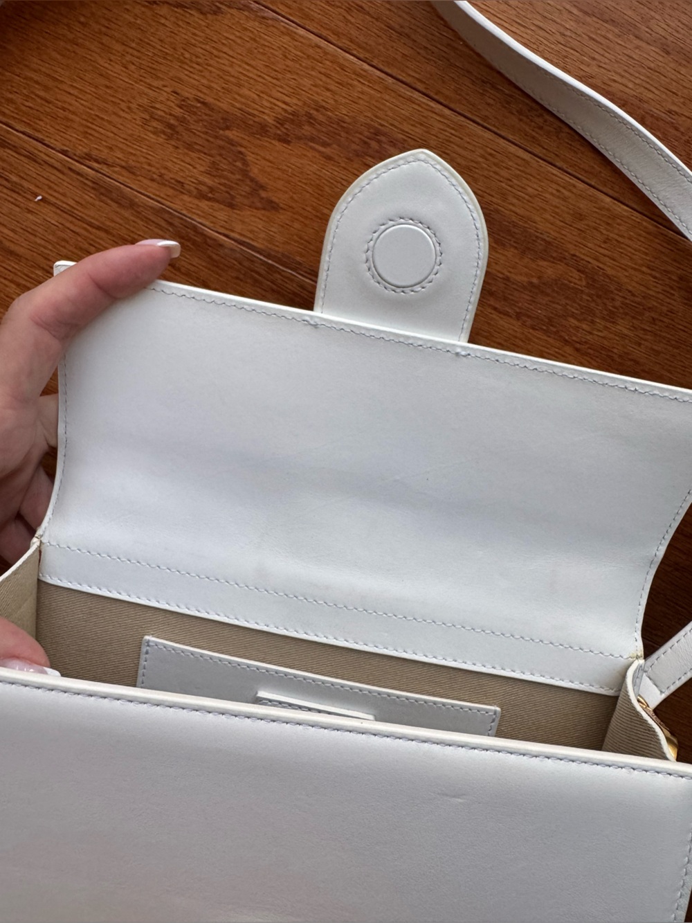 Jacquemus Le Grand Bambino Leather Top-Handle Bag White - Picture 14 of 17